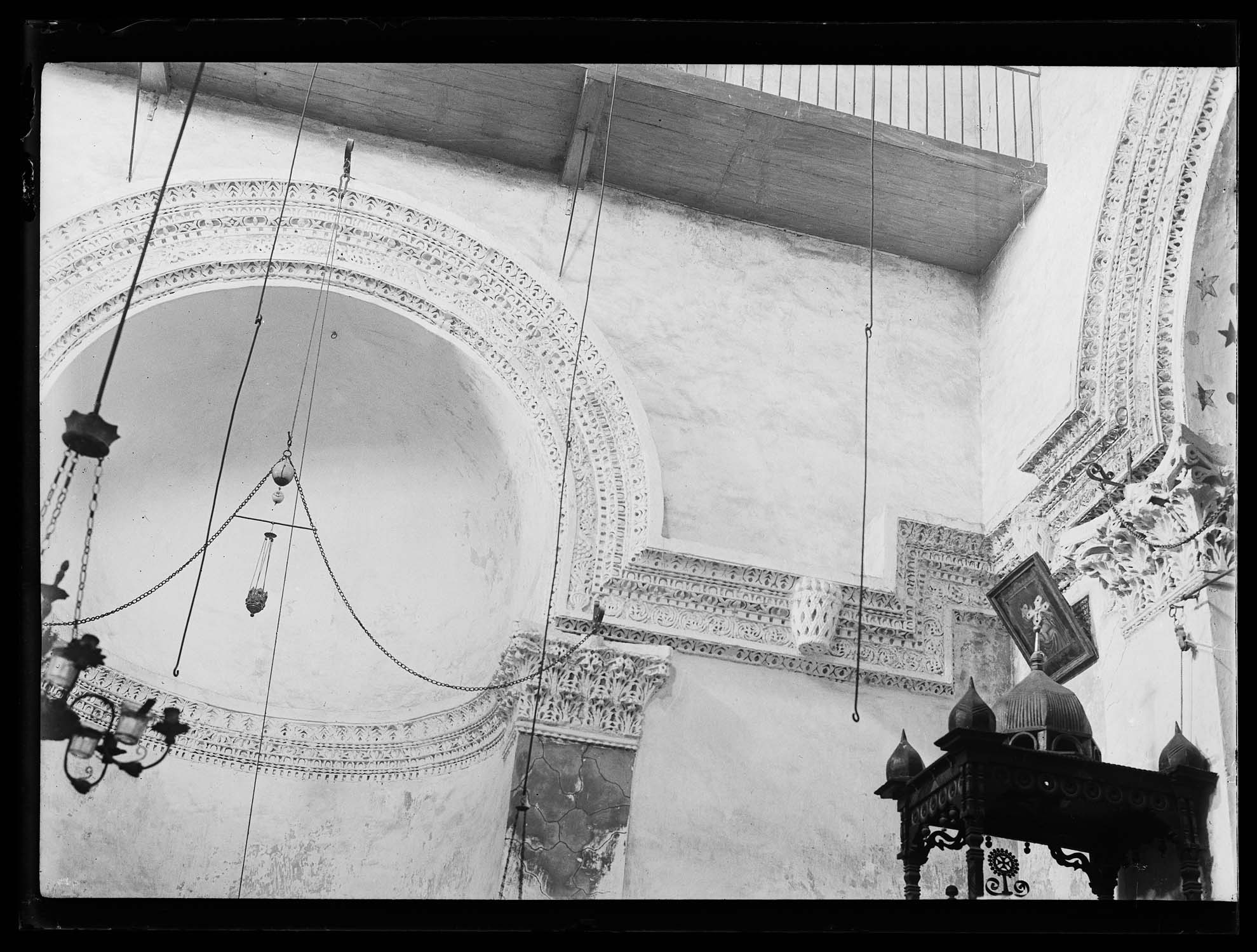 Détail des motifs décoratifs de l'intérieur de l'église